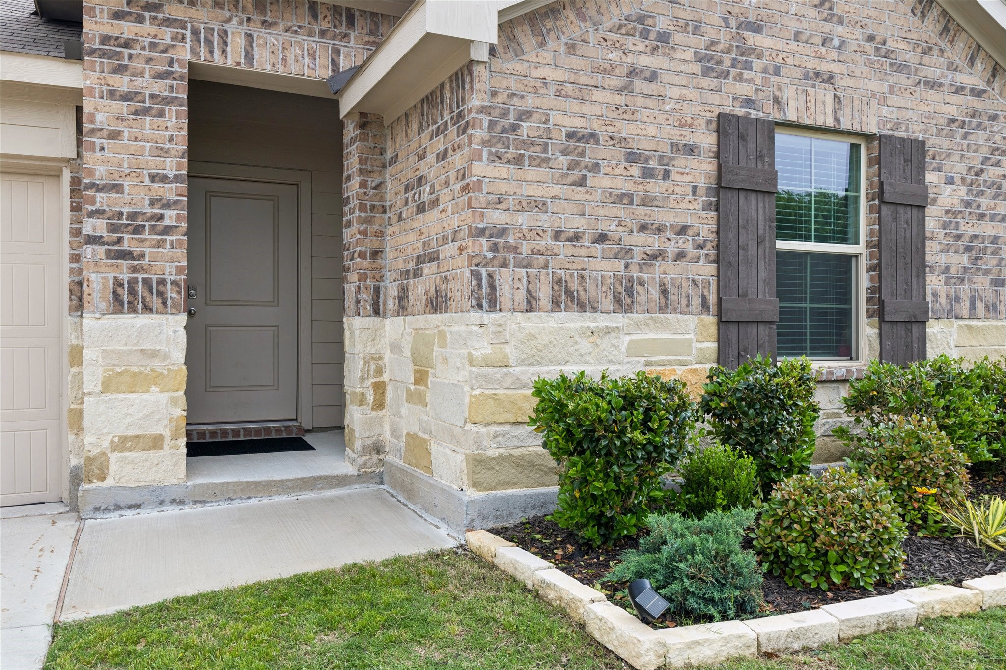 5913 Silverjack Trail Denton TX 76226