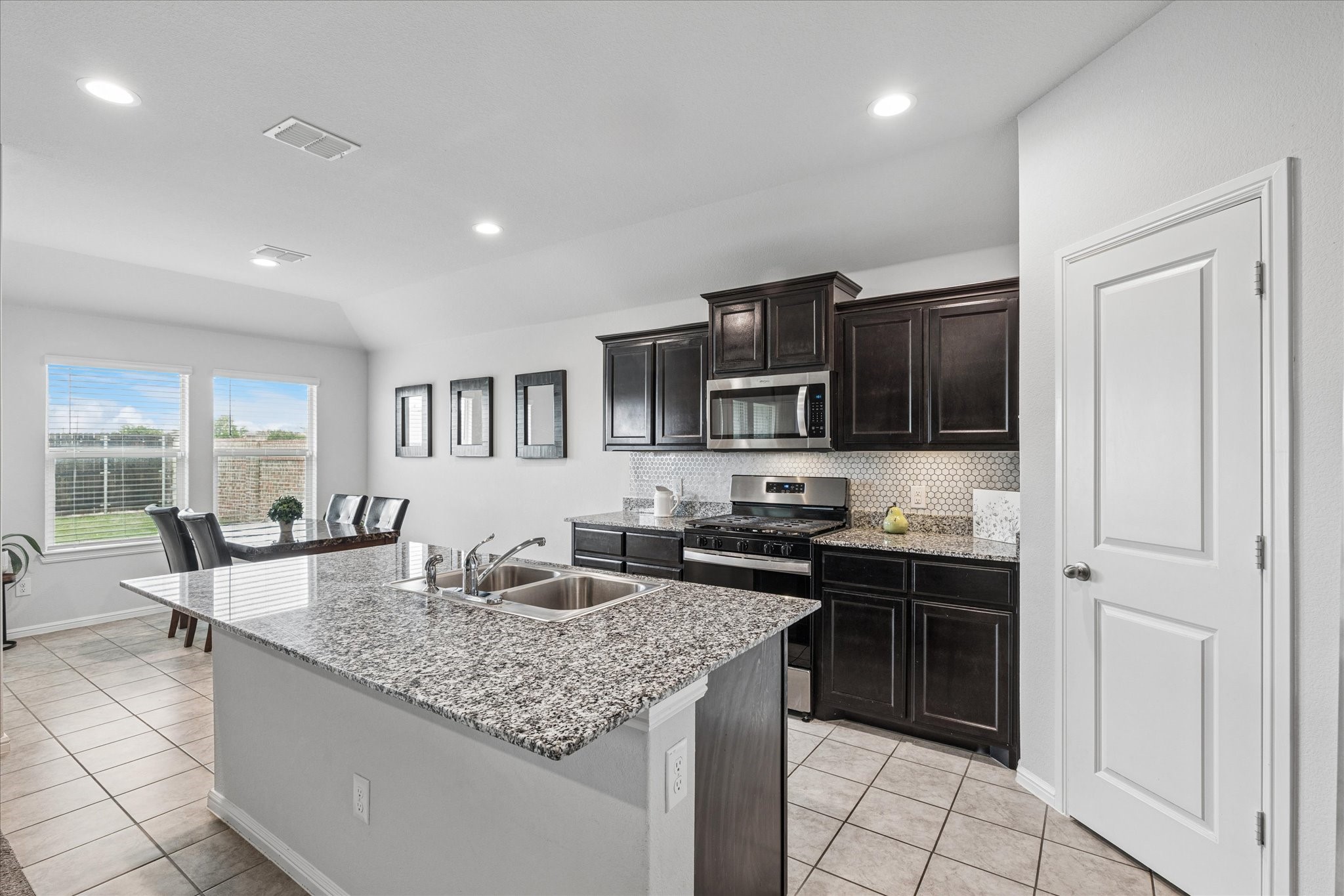 5913 Silverjack Trail Denton TX 76226