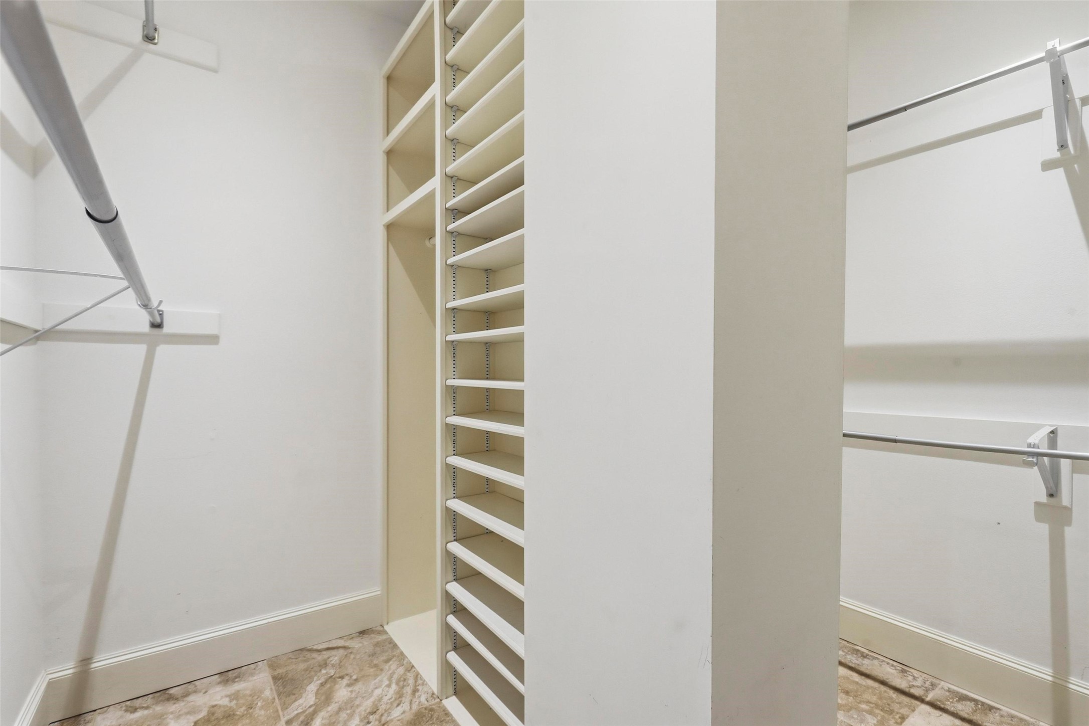 5949 River Bend Drive Benbrook TX 76132