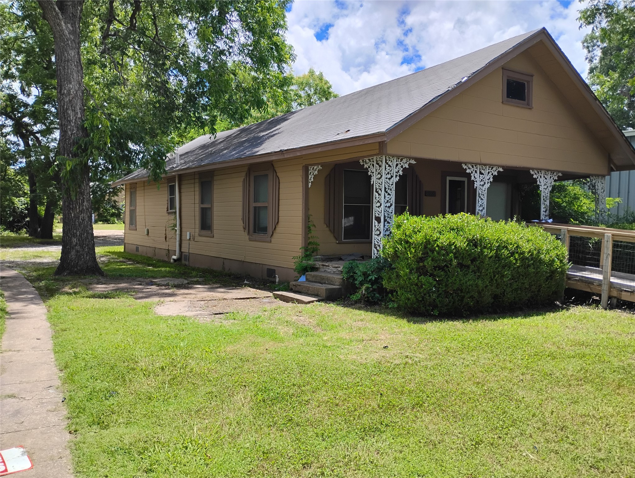 624 W Morton Street Denison TX 75020