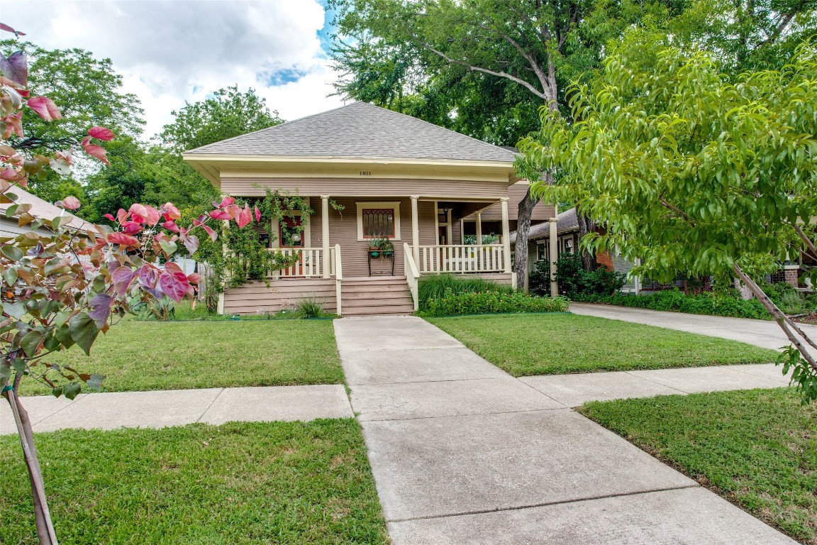 1811 Fairmount Avenue Fort Worth TX 76110