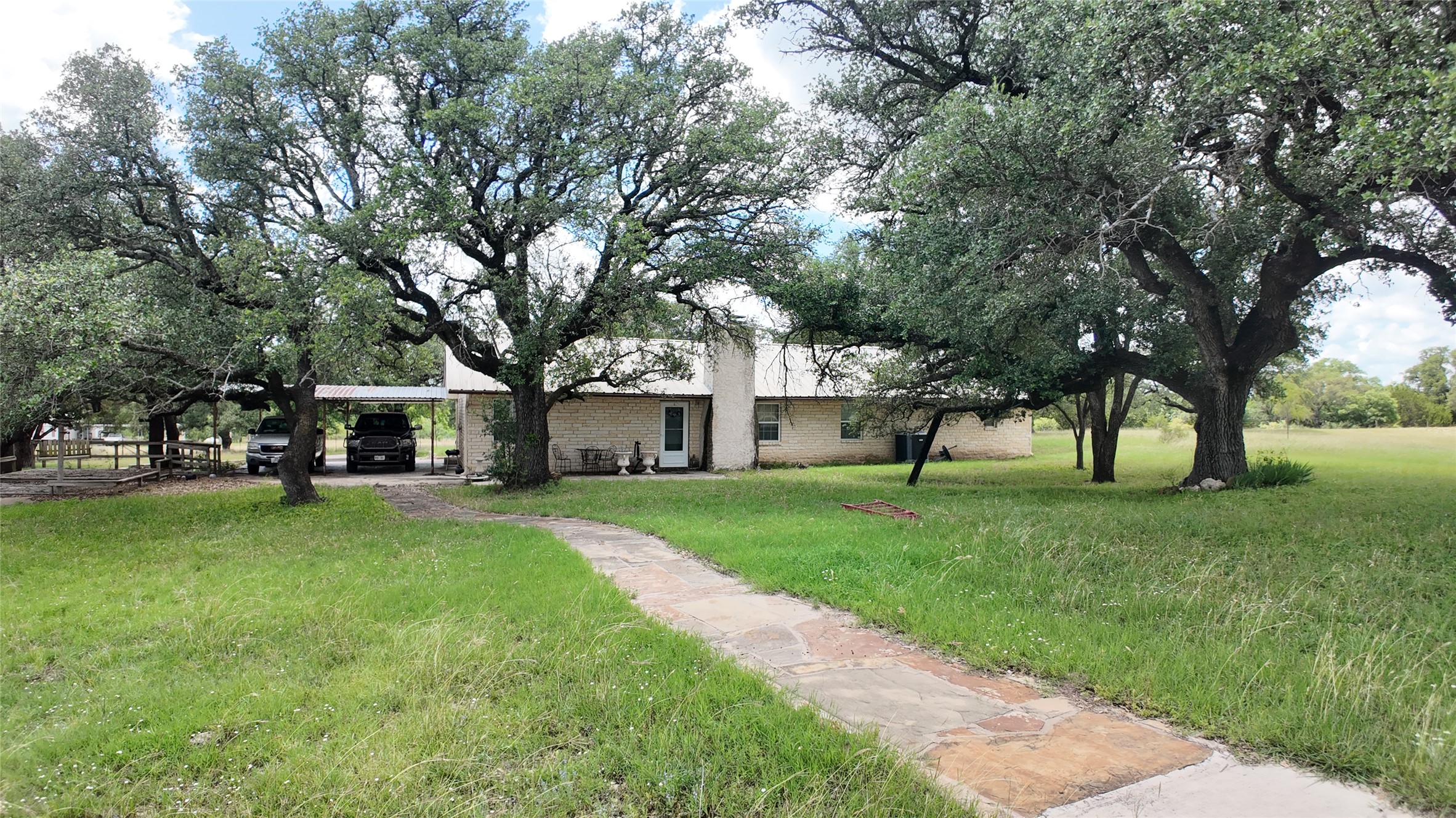 915 W Hwy 84 Highway W Mullin TX 76864
