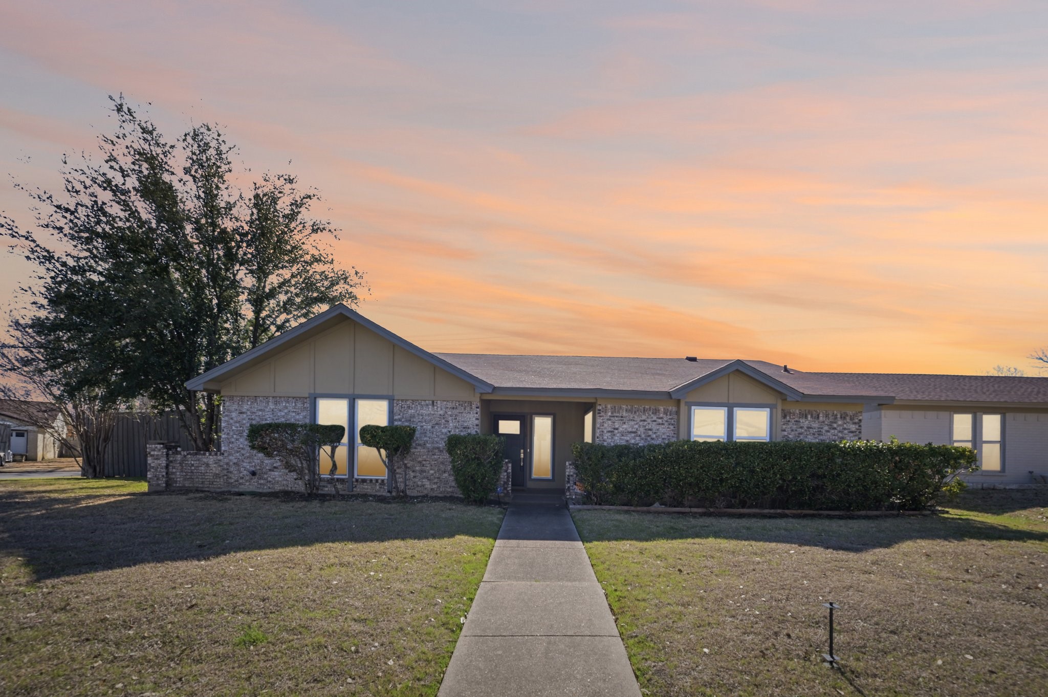 1728 Overbrook Drive Arlington TX 76014
