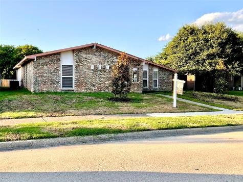 4913 Freeport Drive Garland TX 75043