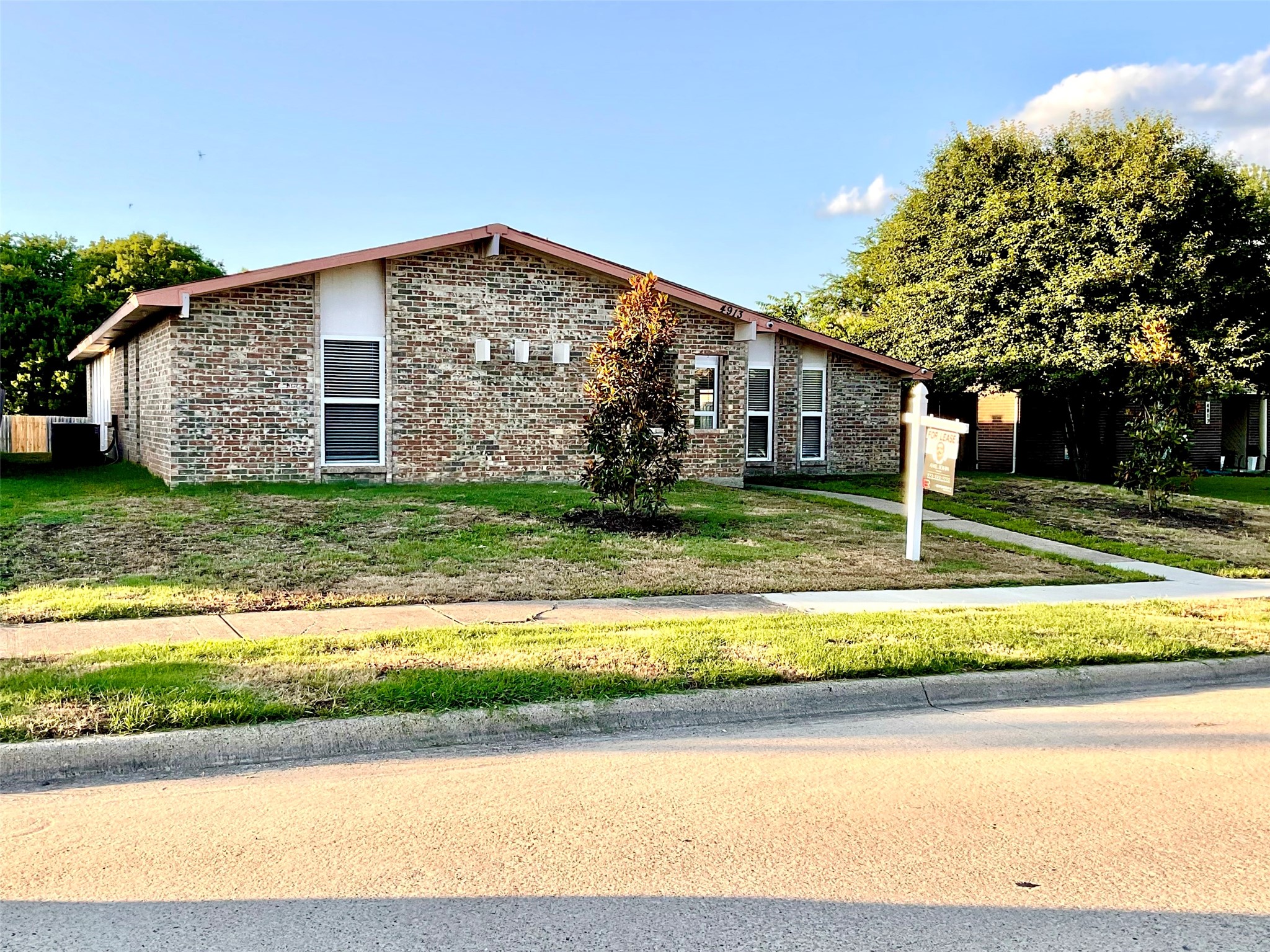 4913 Freeport Drive Garland TX 75043