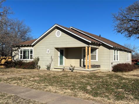 612 S Bassett Street Eastland TX 76448