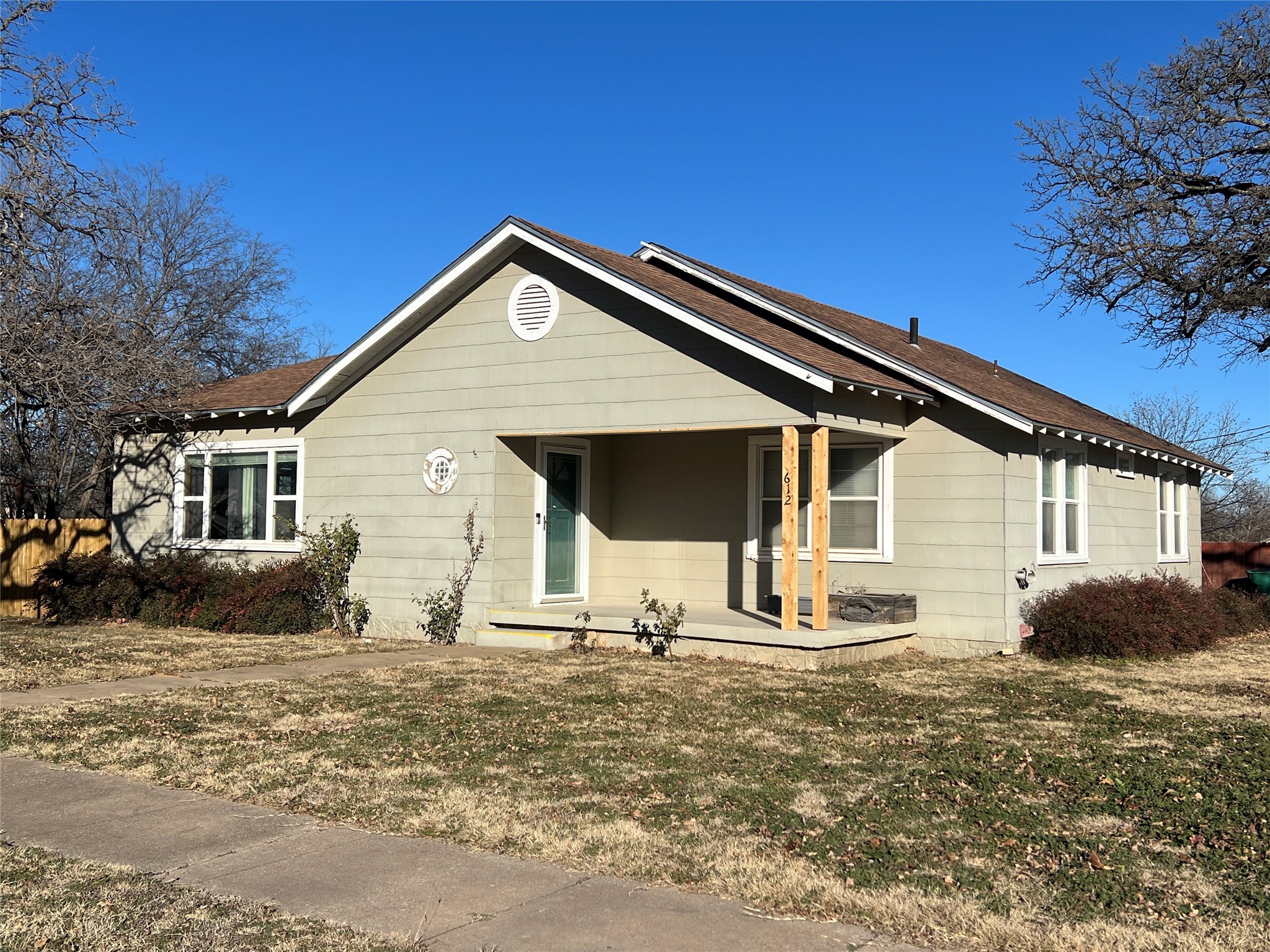612 S Bassett Street Eastland TX 76448