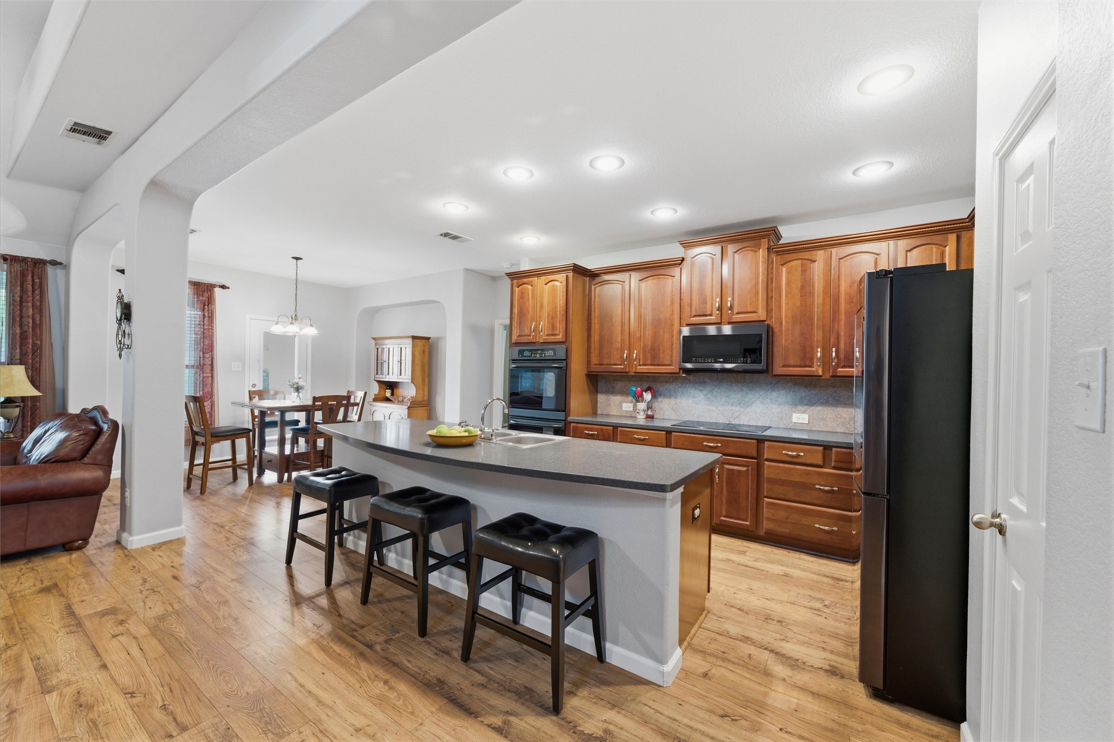 1121 Linden Drive Burleson TX 76028