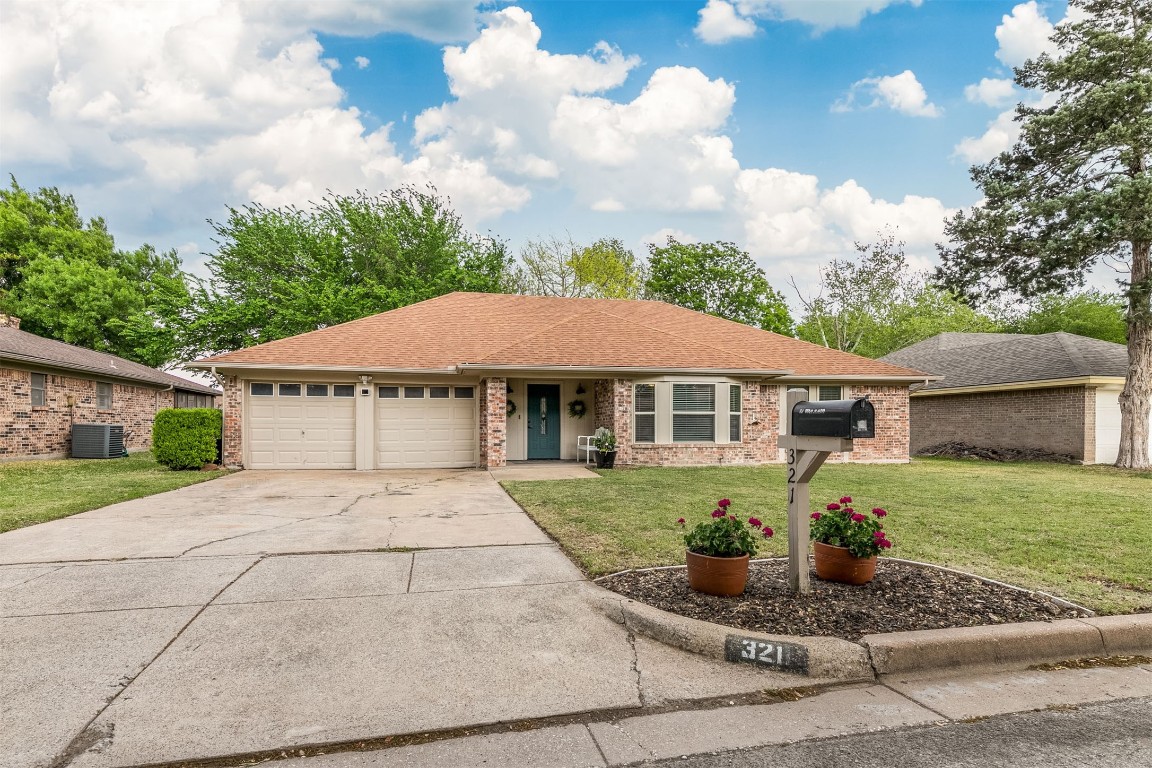 321 Goldfinch Drive Fort Worth TX 76108