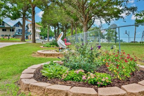 16 Cottonwood Drive Gordonville TX 76245