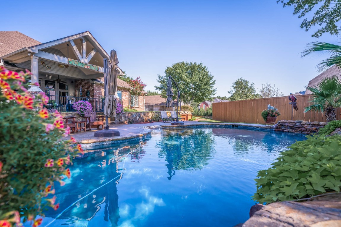 208 Woodbine Place White Oak TX 75693