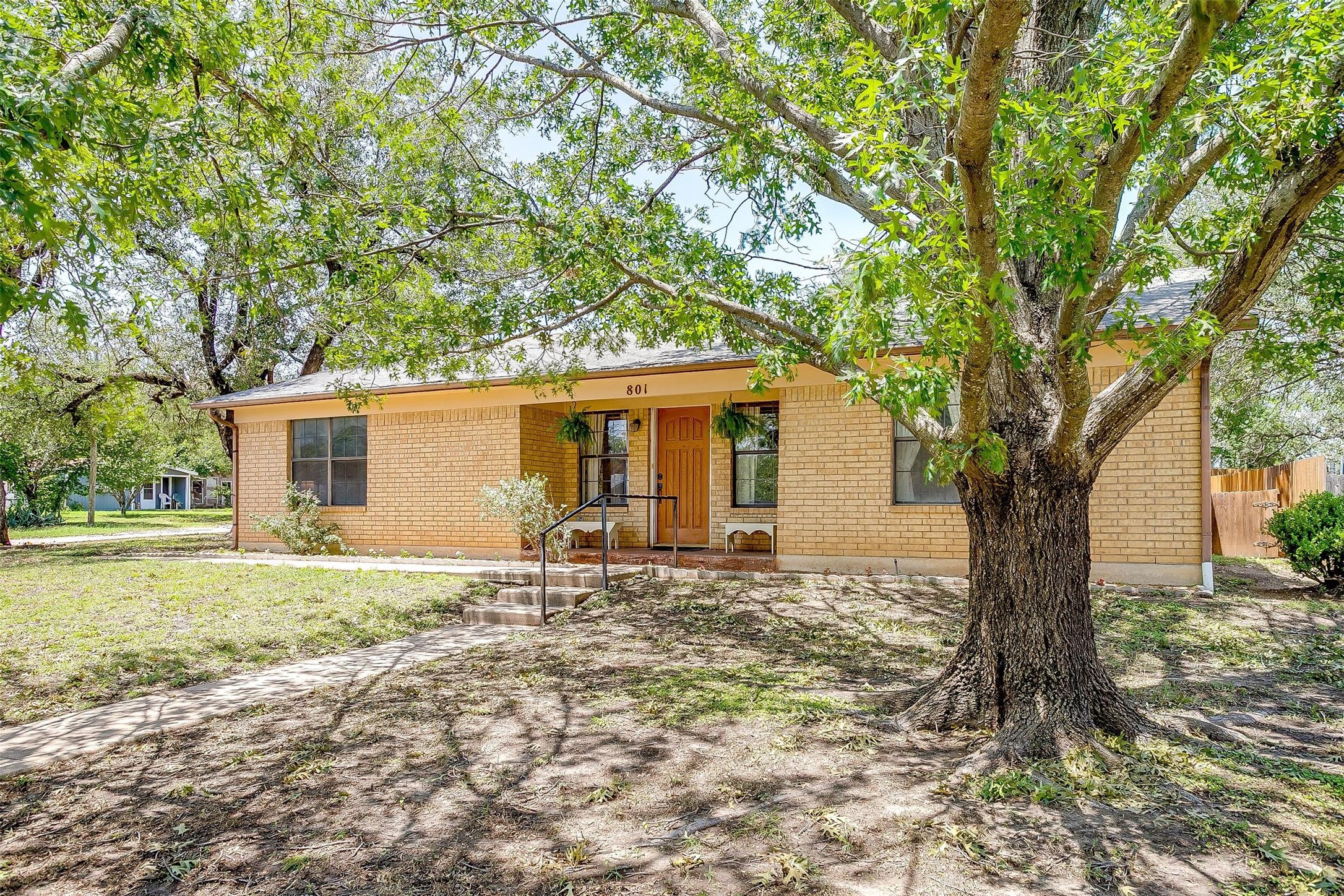801 E 3rd Street Weatherford TX 76086
