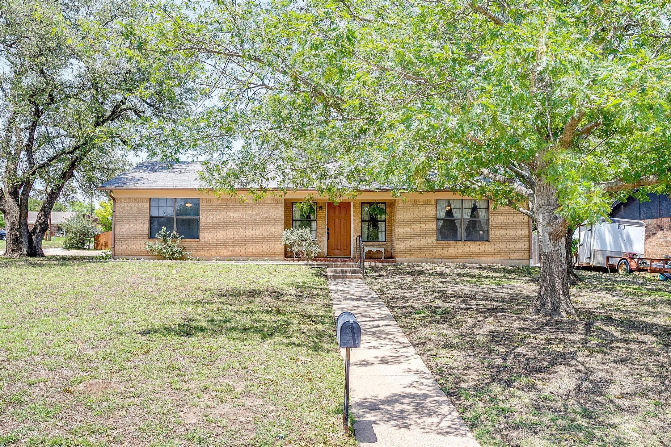 801 E 3rd Street Weatherford TX 76086