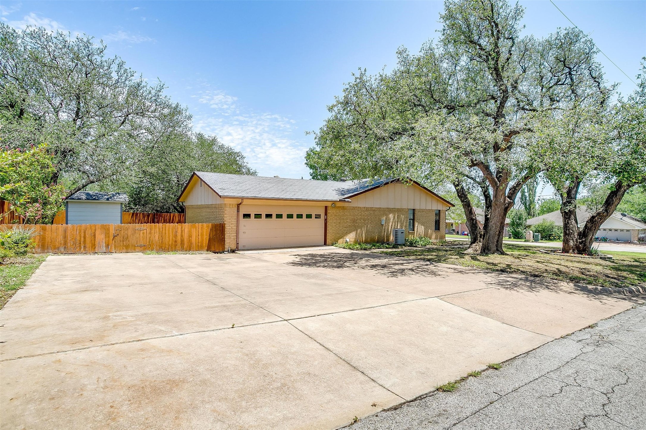 801 E 3rd Street Weatherford TX 76086