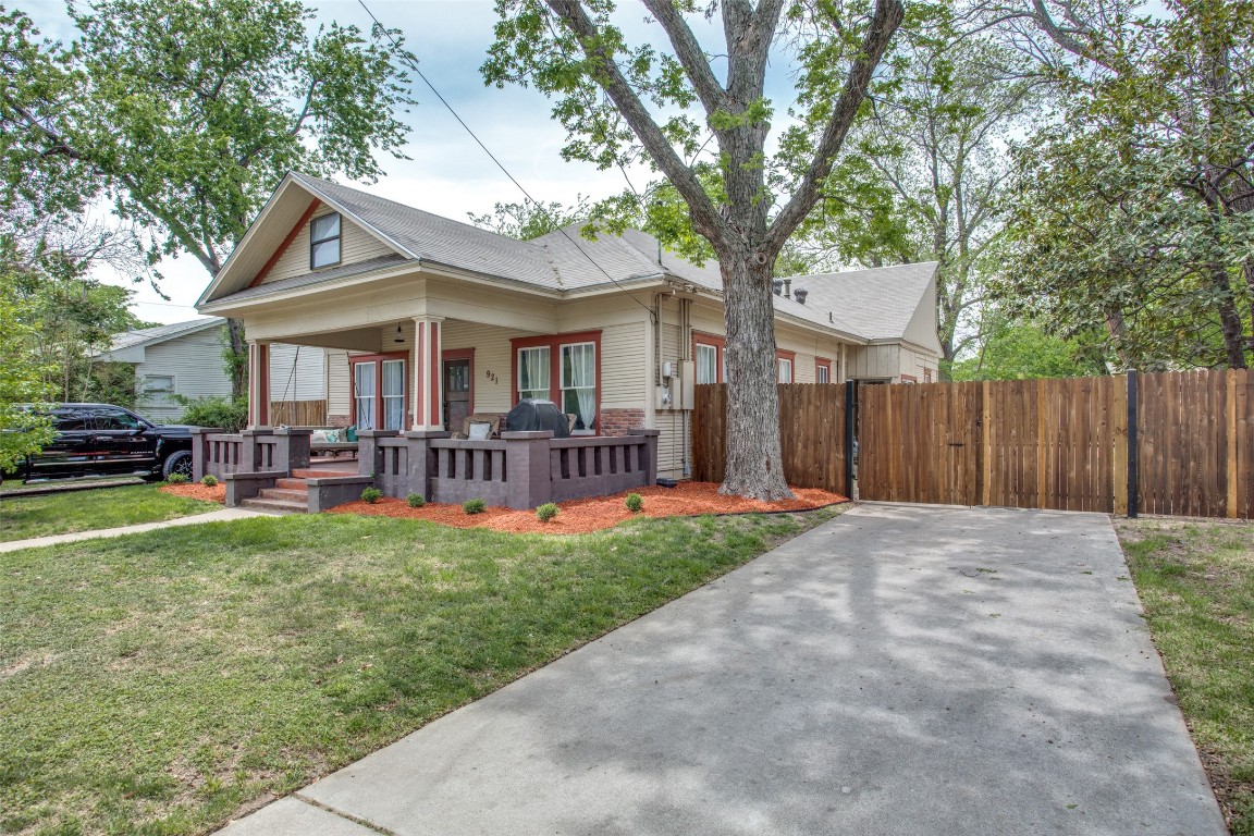 921 Oakland Street Denton TX 76201