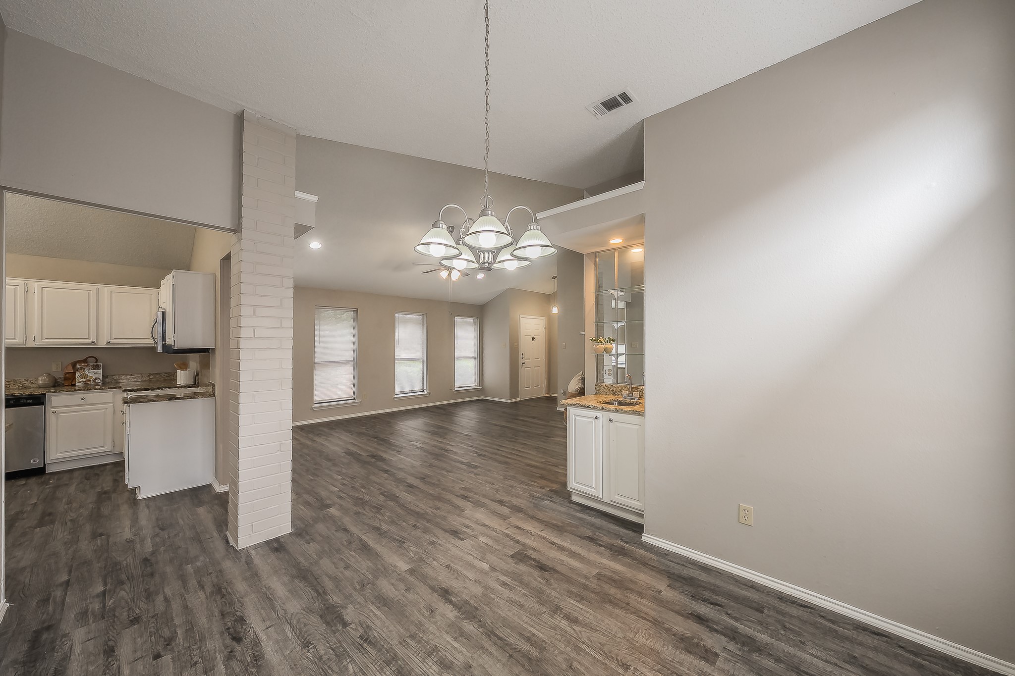 724 Ashbrook Drive Desoto TX 75115