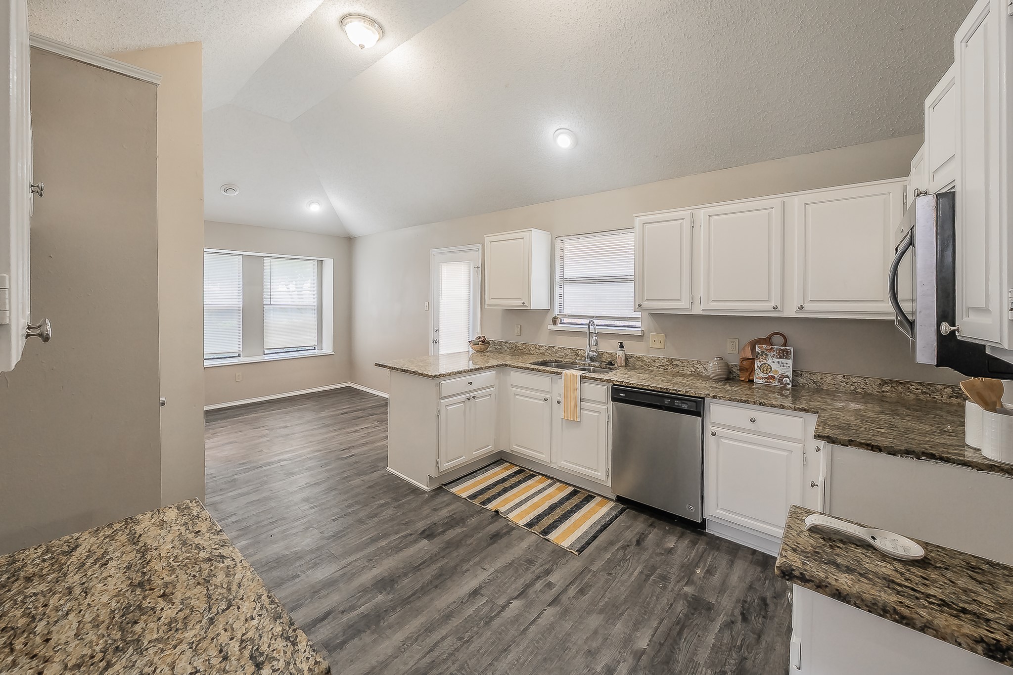 724 Ashbrook Drive Desoto TX 75115