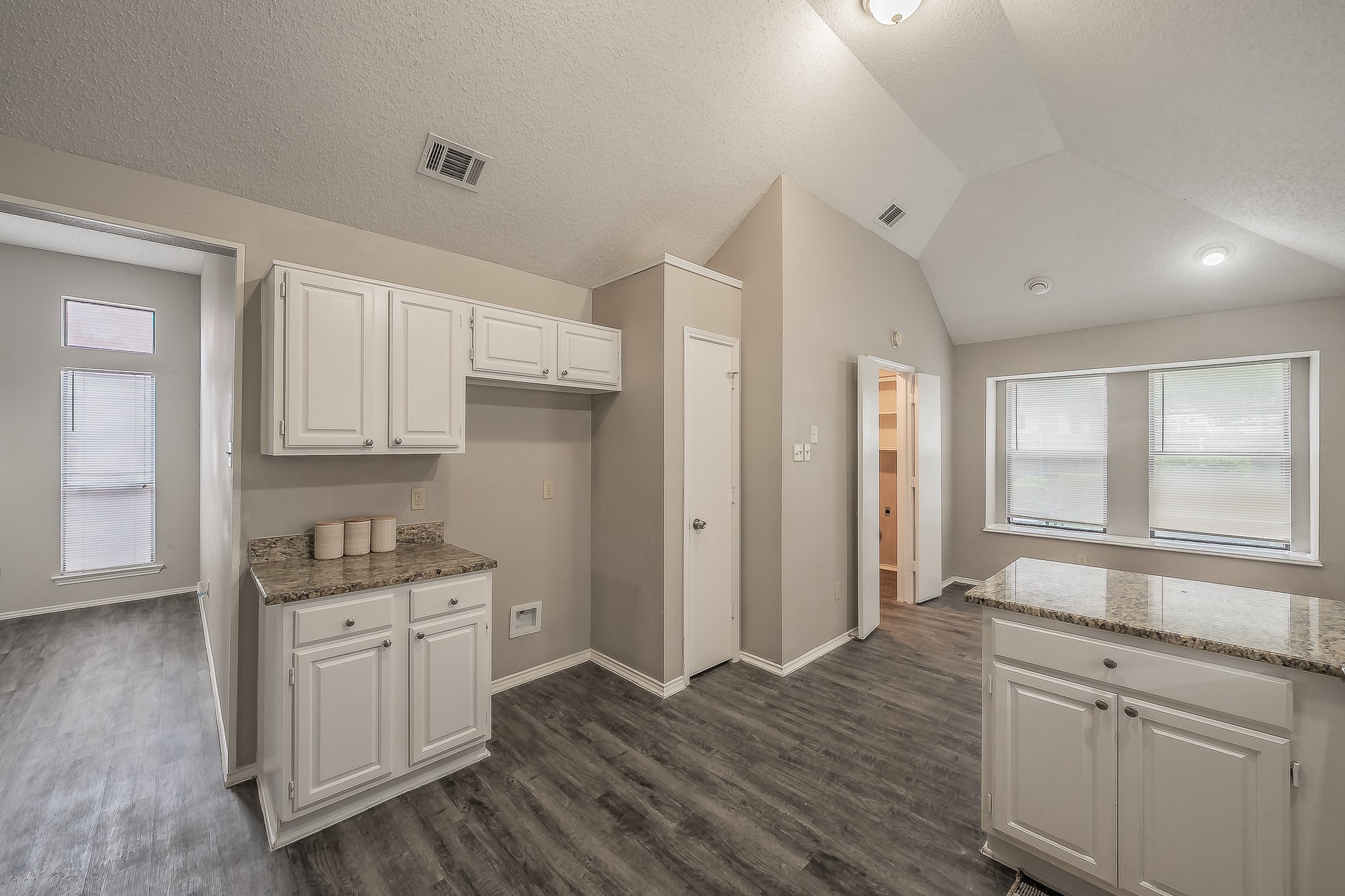 724 Ashbrook Drive Desoto TX 75115