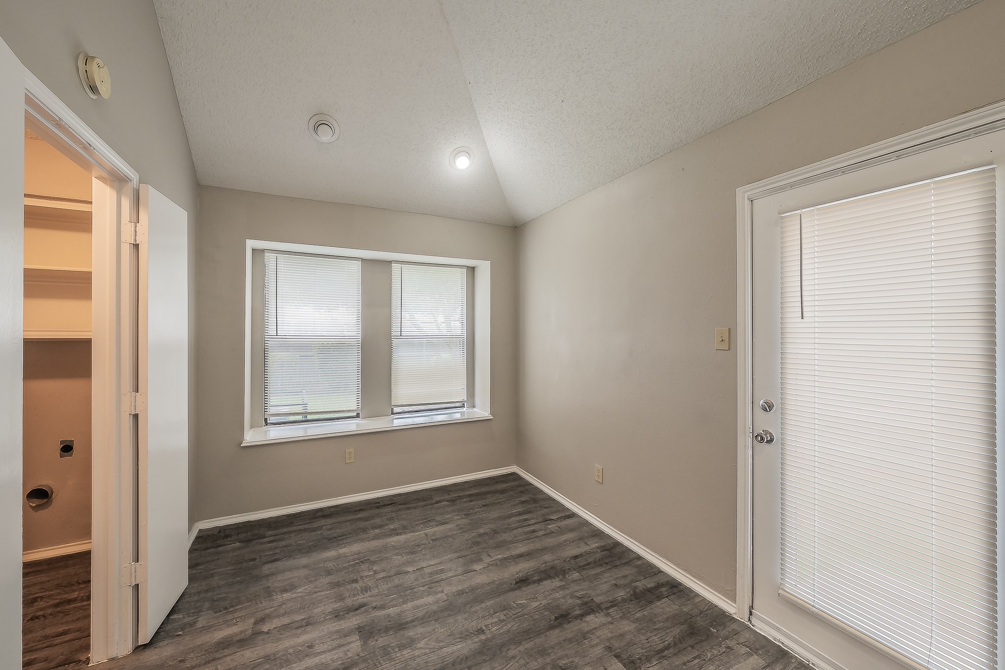 724 Ashbrook Drive Desoto TX 75115