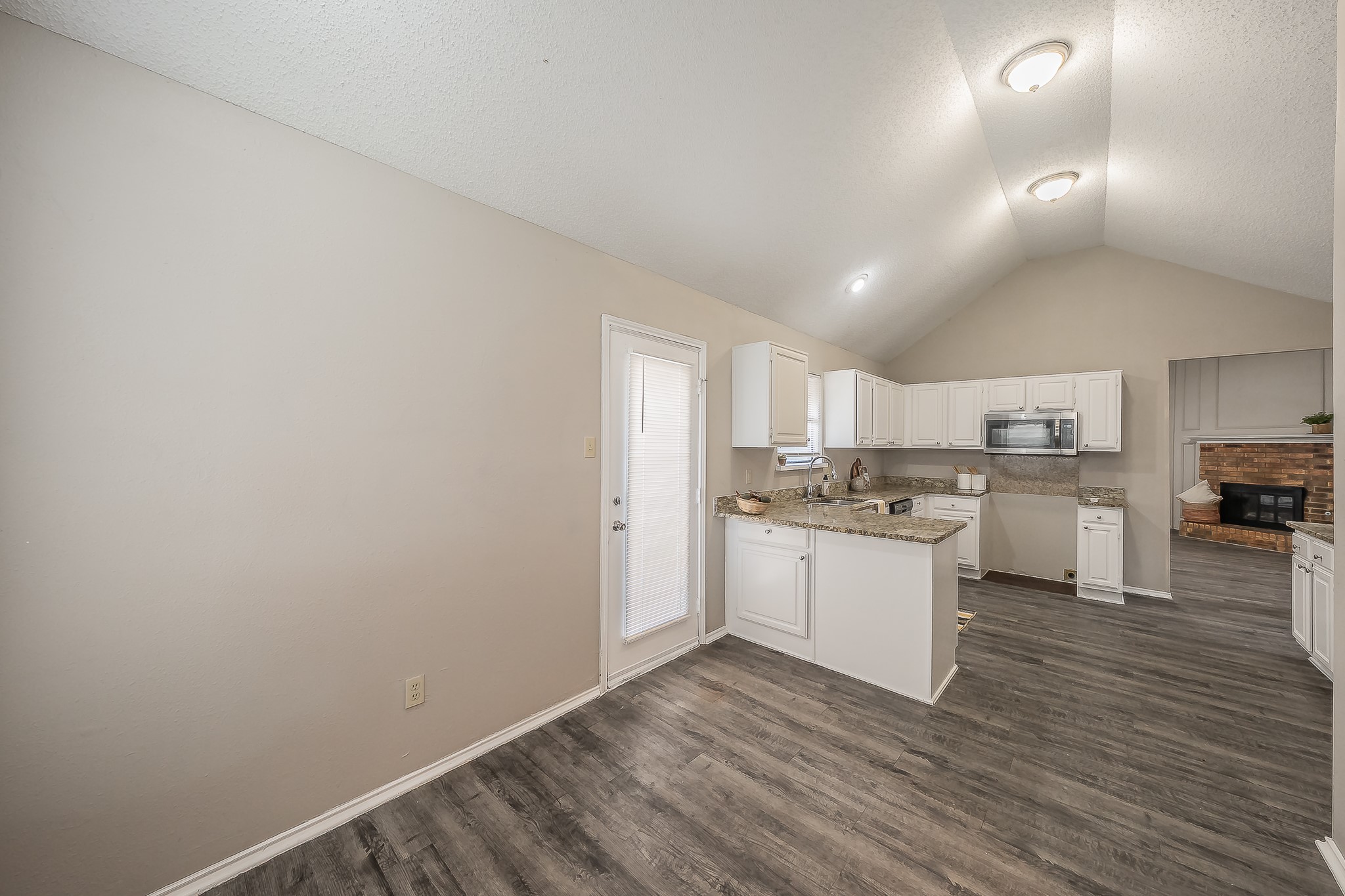 724 Ashbrook Drive Desoto TX 75115