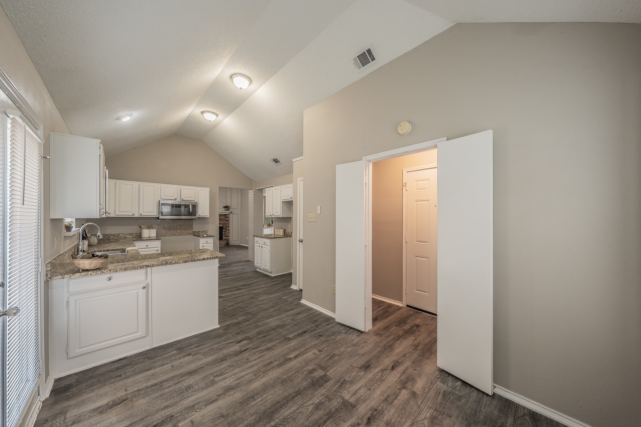 724 Ashbrook Drive Desoto TX 75115