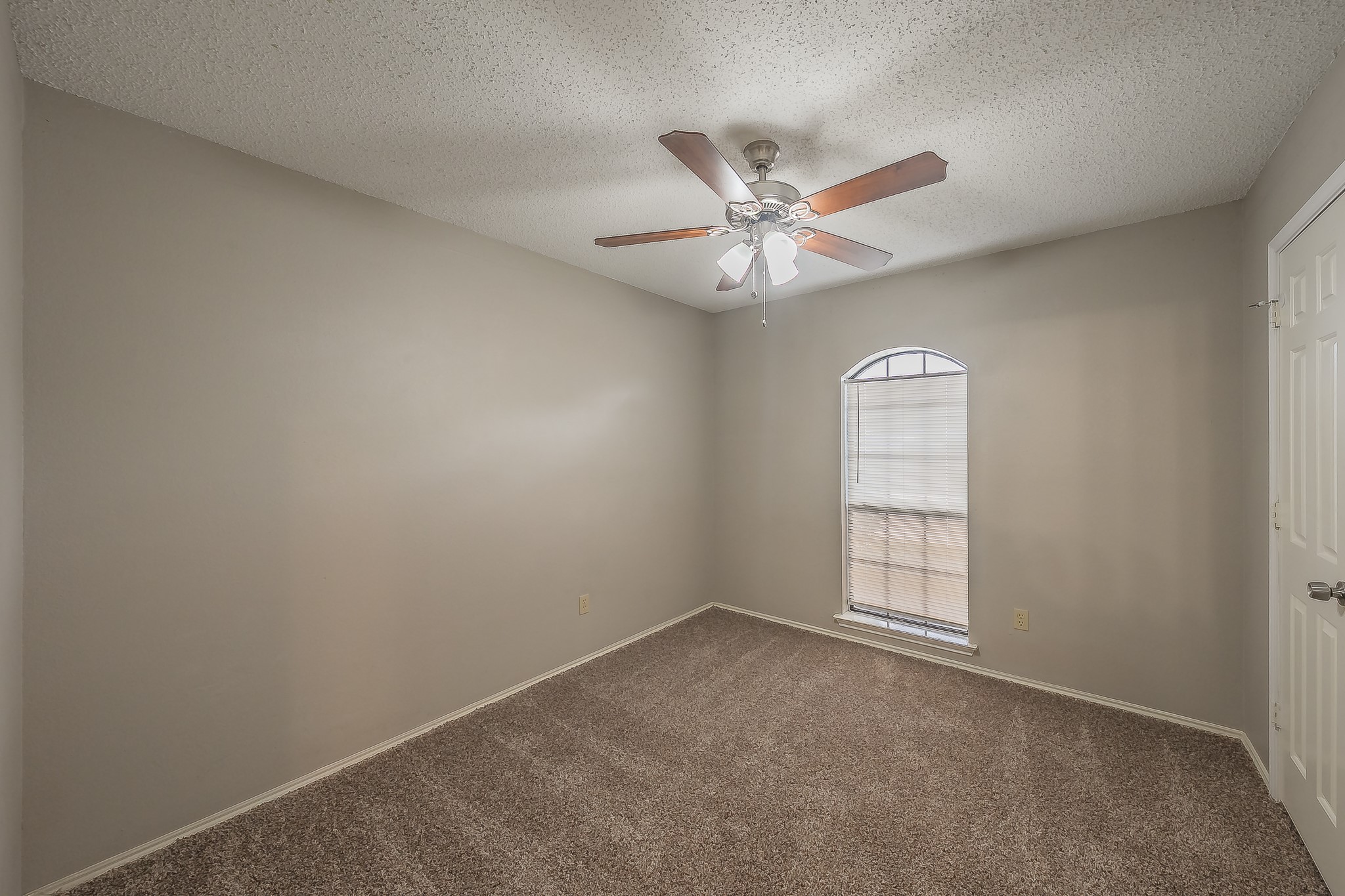 724 Ashbrook Drive Desoto TX 75115