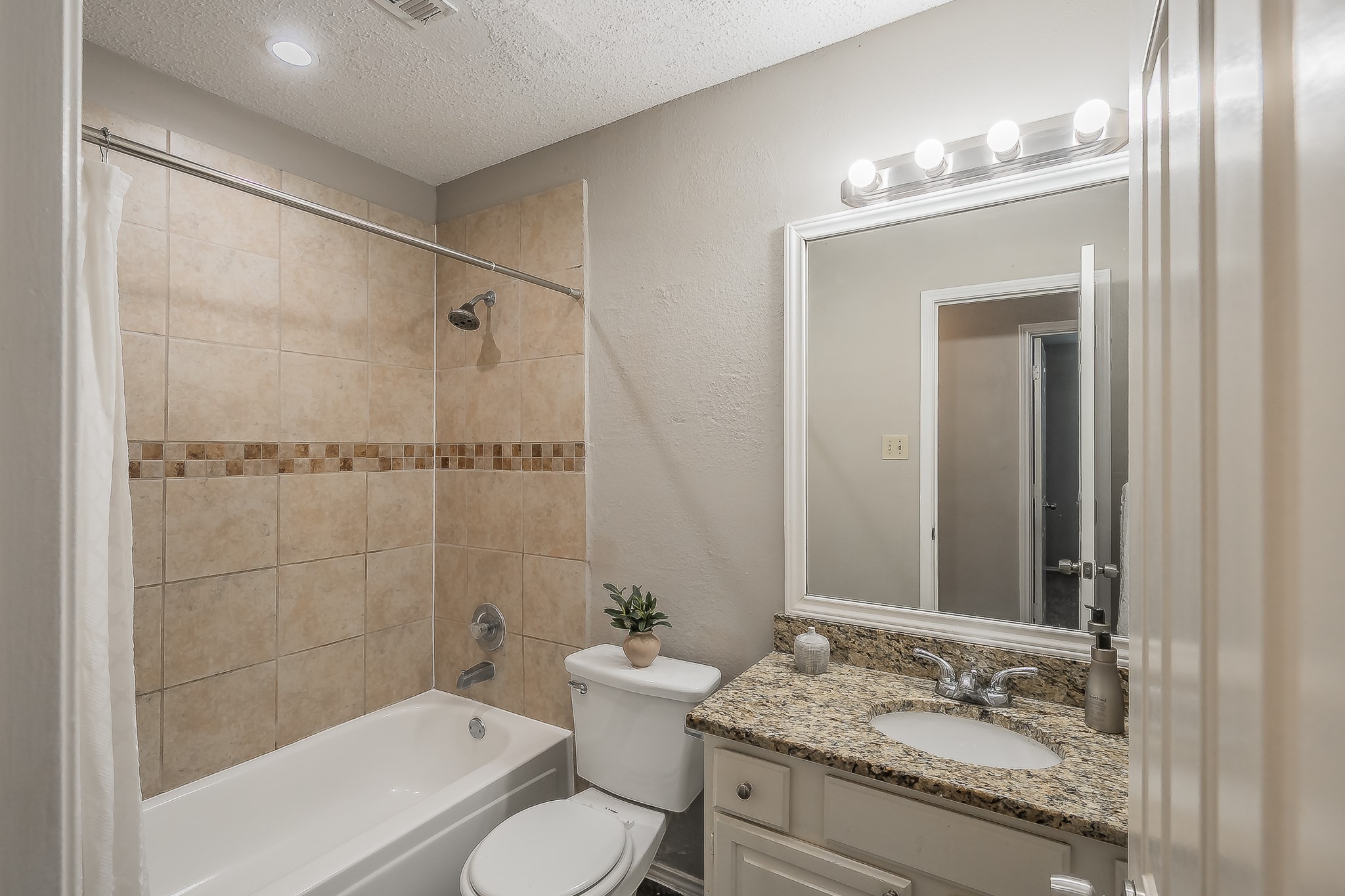 724 Ashbrook Drive Desoto TX 75115