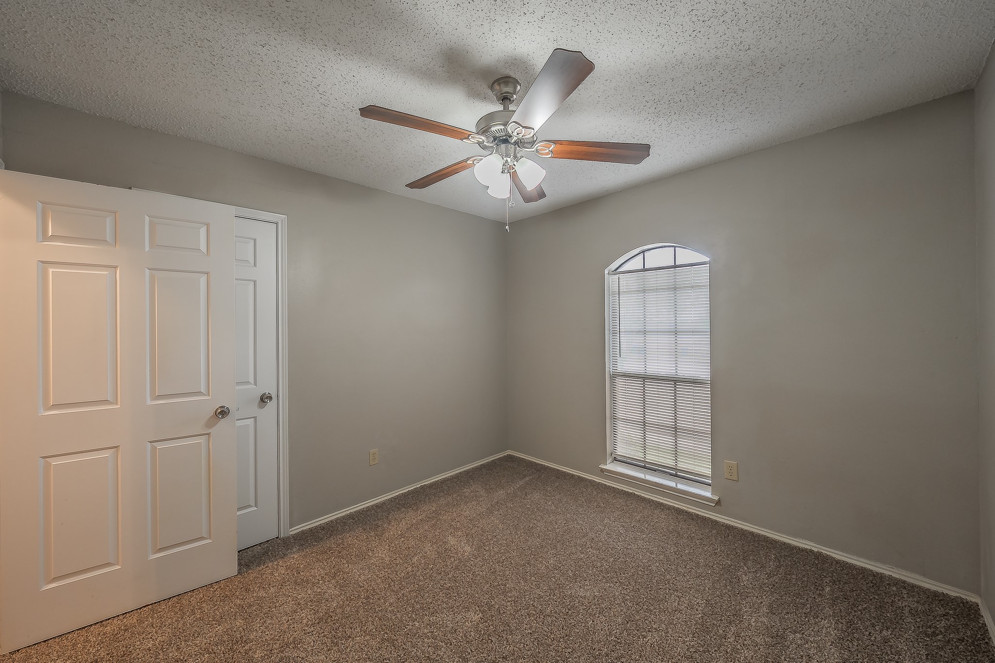 724 Ashbrook Drive Desoto TX 75115