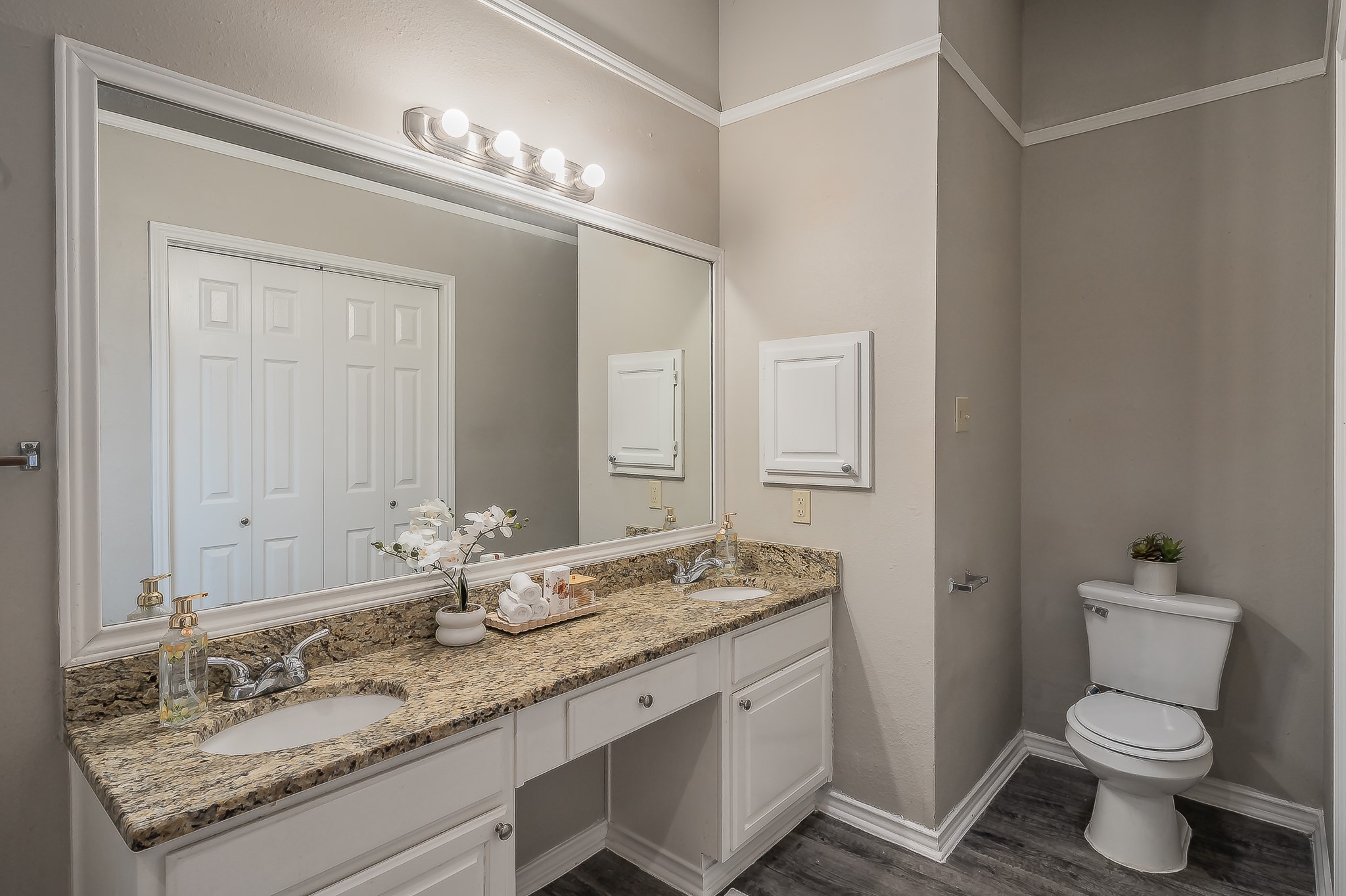 724 Ashbrook Drive Desoto TX 75115
