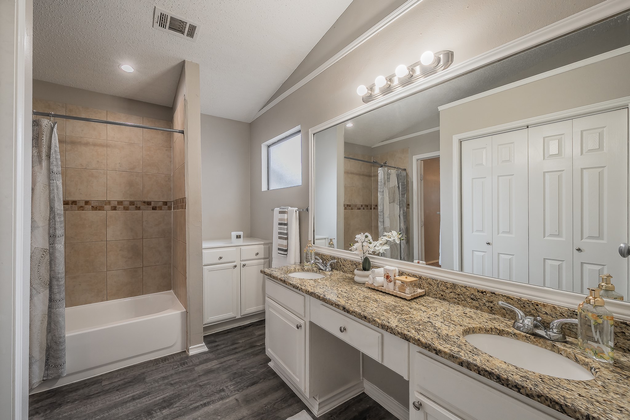 724 Ashbrook Drive Desoto TX 75115