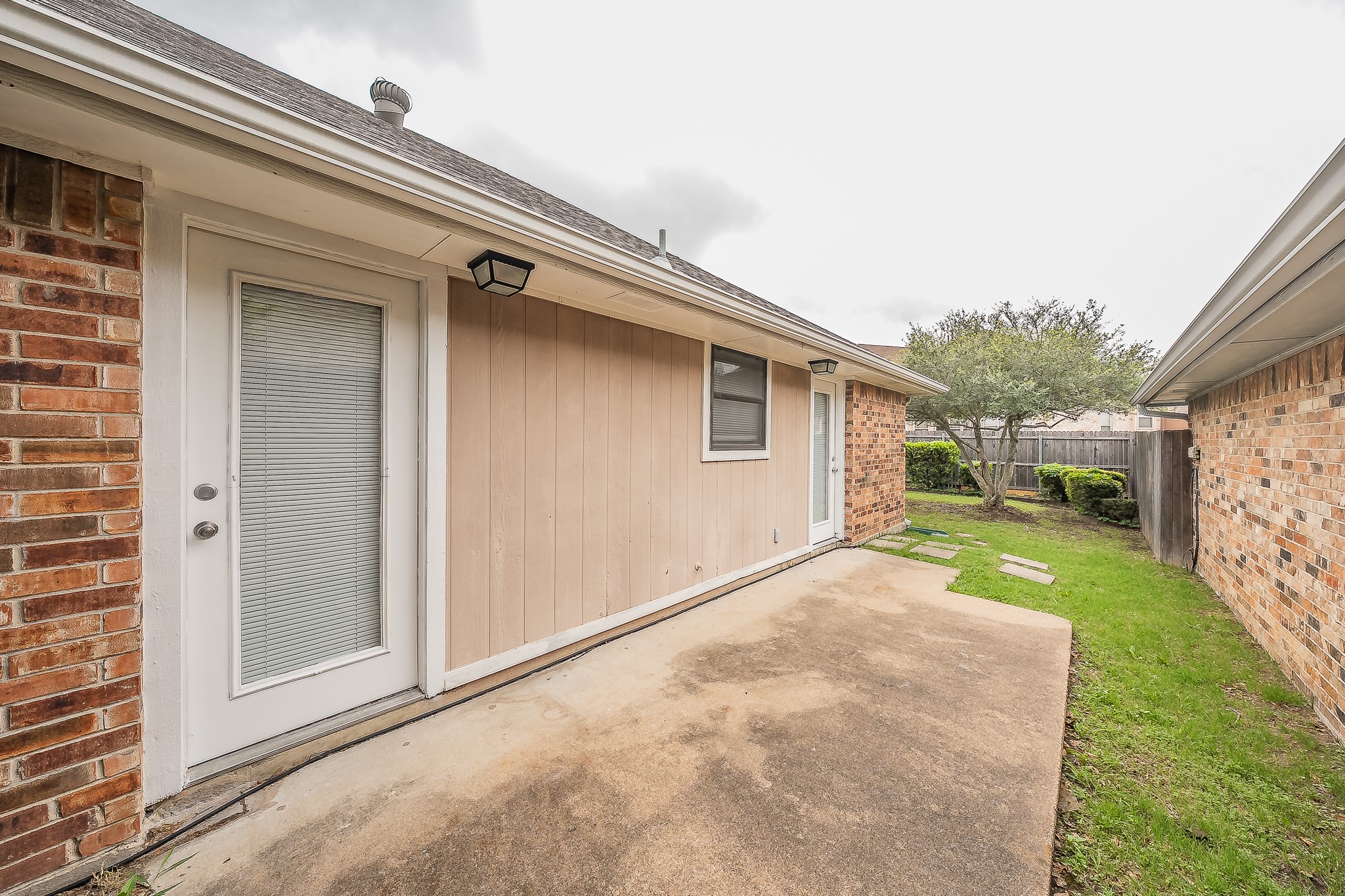 724 Ashbrook Drive Desoto TX 75115