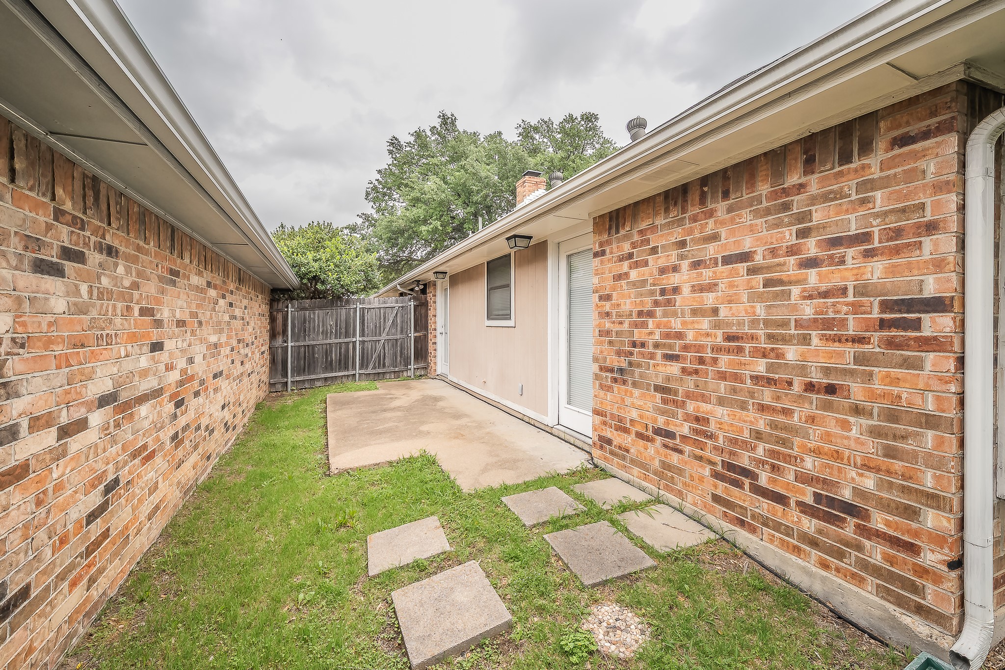 724 Ashbrook Drive Desoto TX 75115