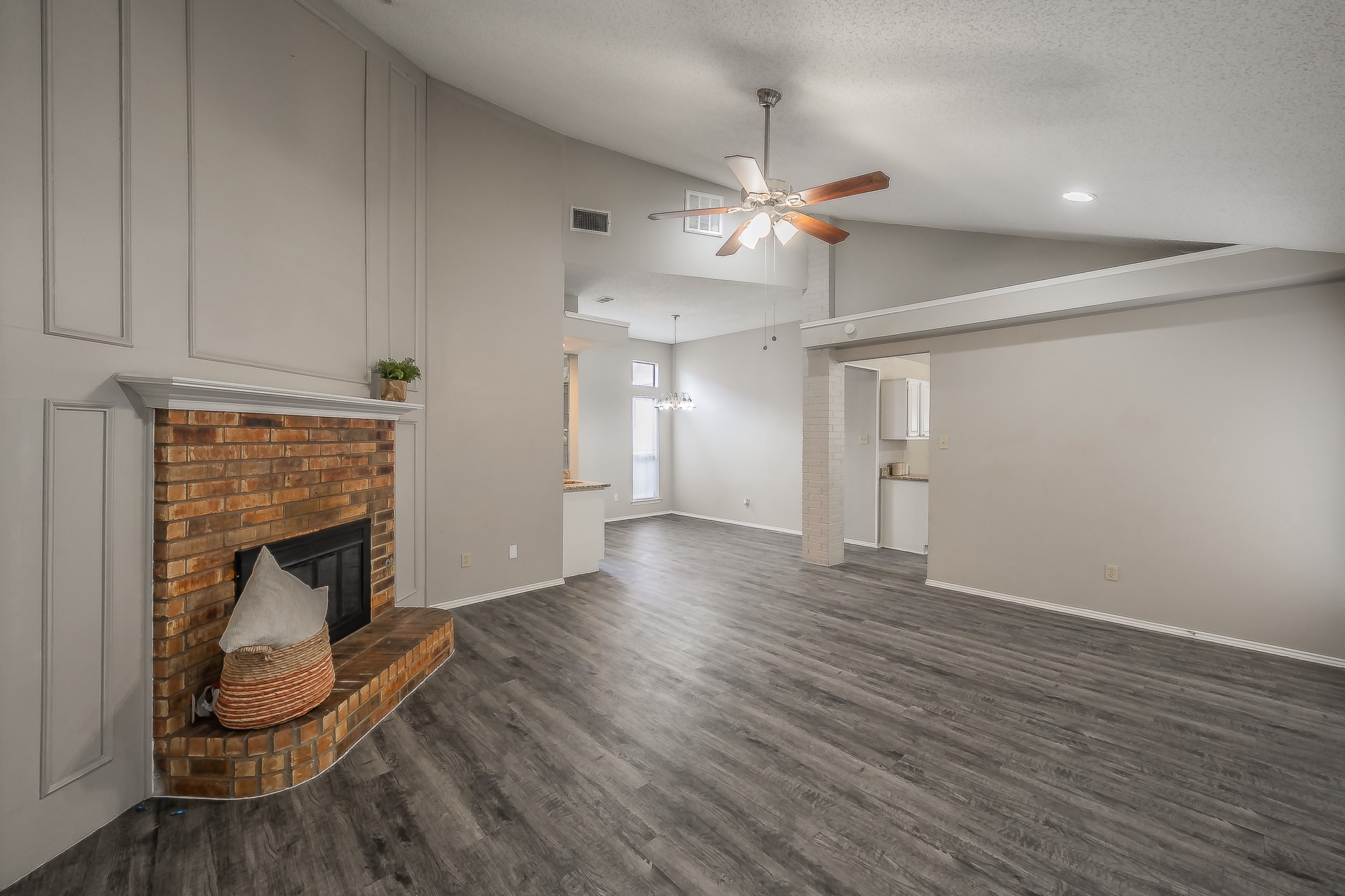 724 Ashbrook Drive Desoto TX 75115