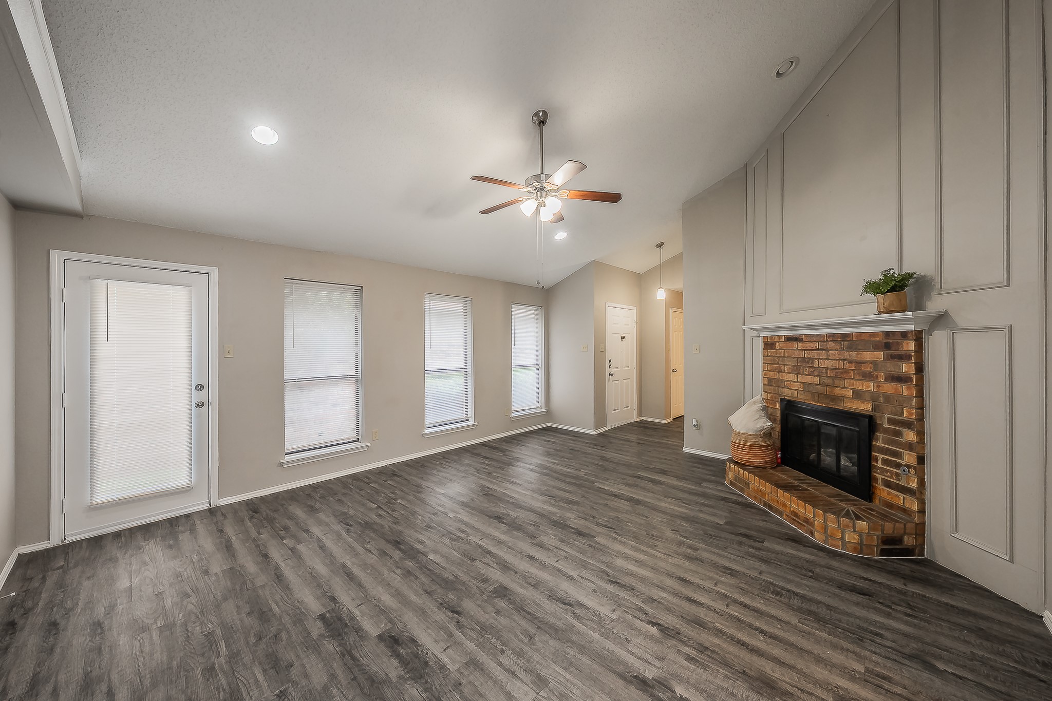 724 Ashbrook Drive Desoto TX 75115