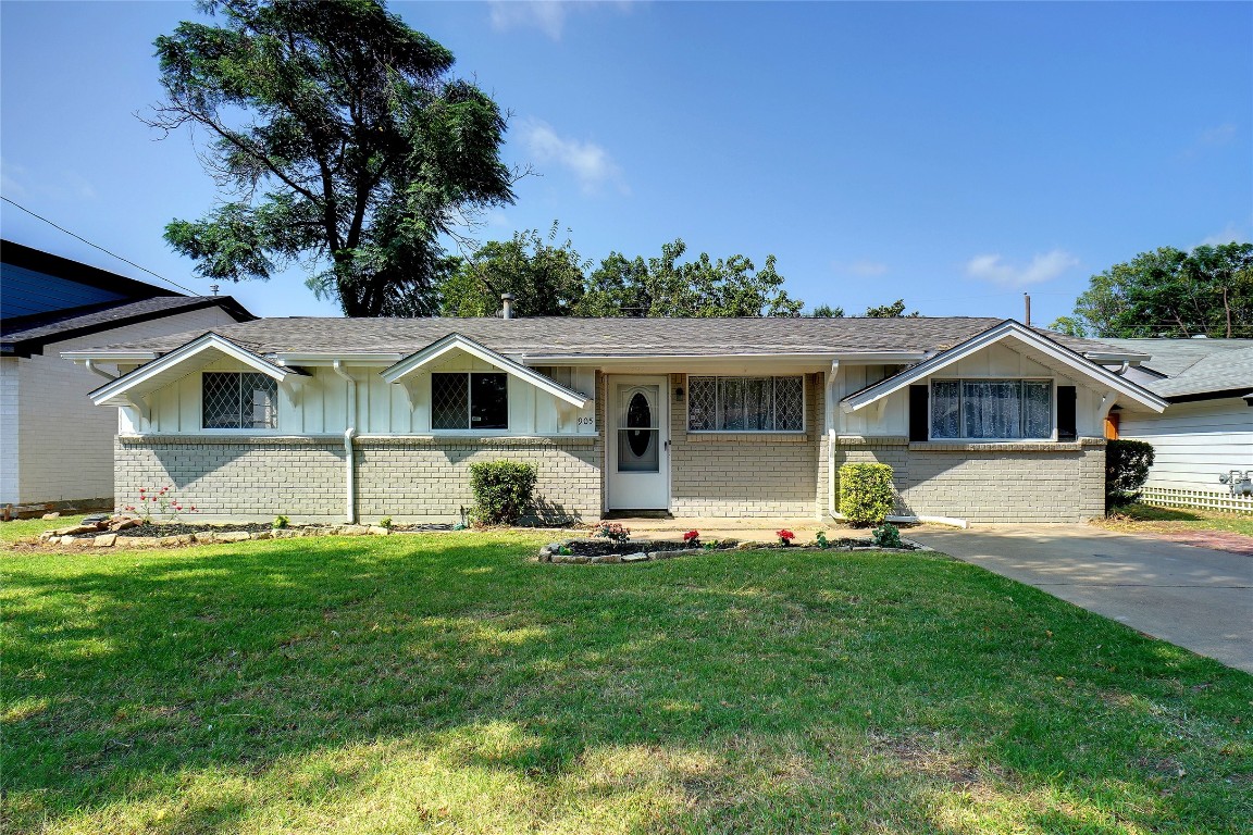 905 Dee Lane Bedford TX 76022