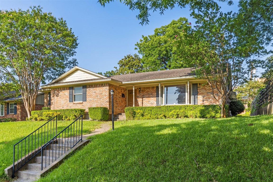 9630 Larchcrest Drive Dallas TX 75238