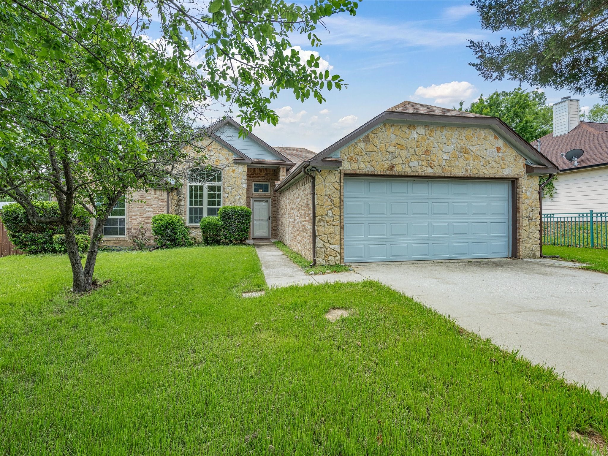 621 Lamp Post Lane Oak Point TX 75068