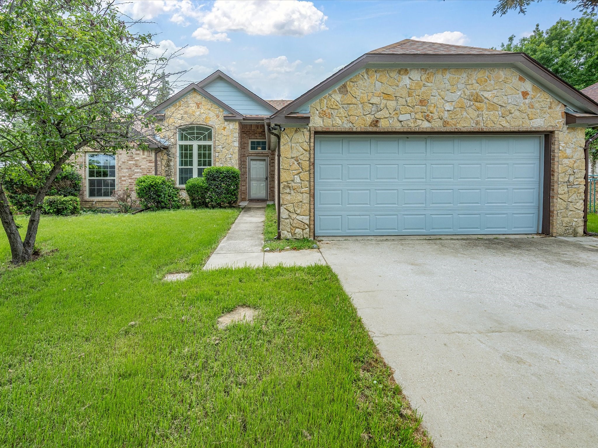 621 Lamp Post Lane Oak Point TX 75068