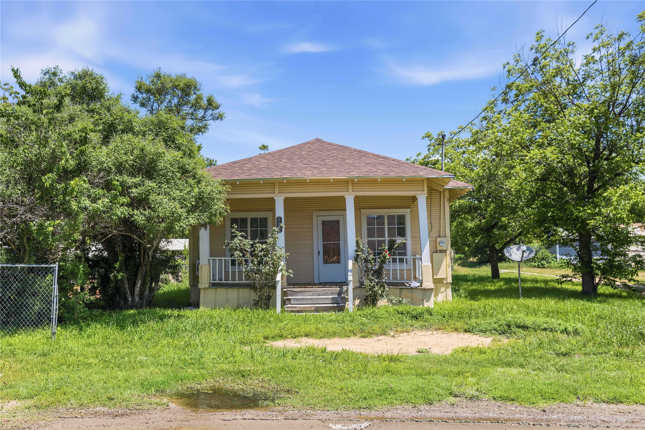 102 E Fitzgerald Street Bangs TX 76823