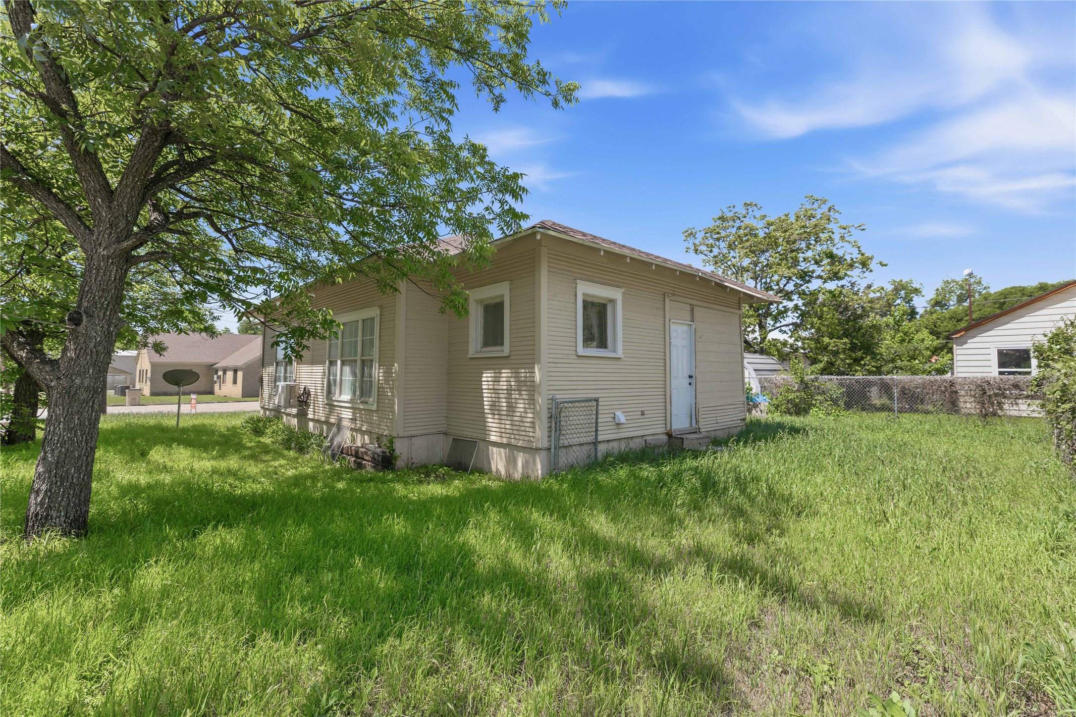 102 E Fitzgerald Street Bangs TX 76823