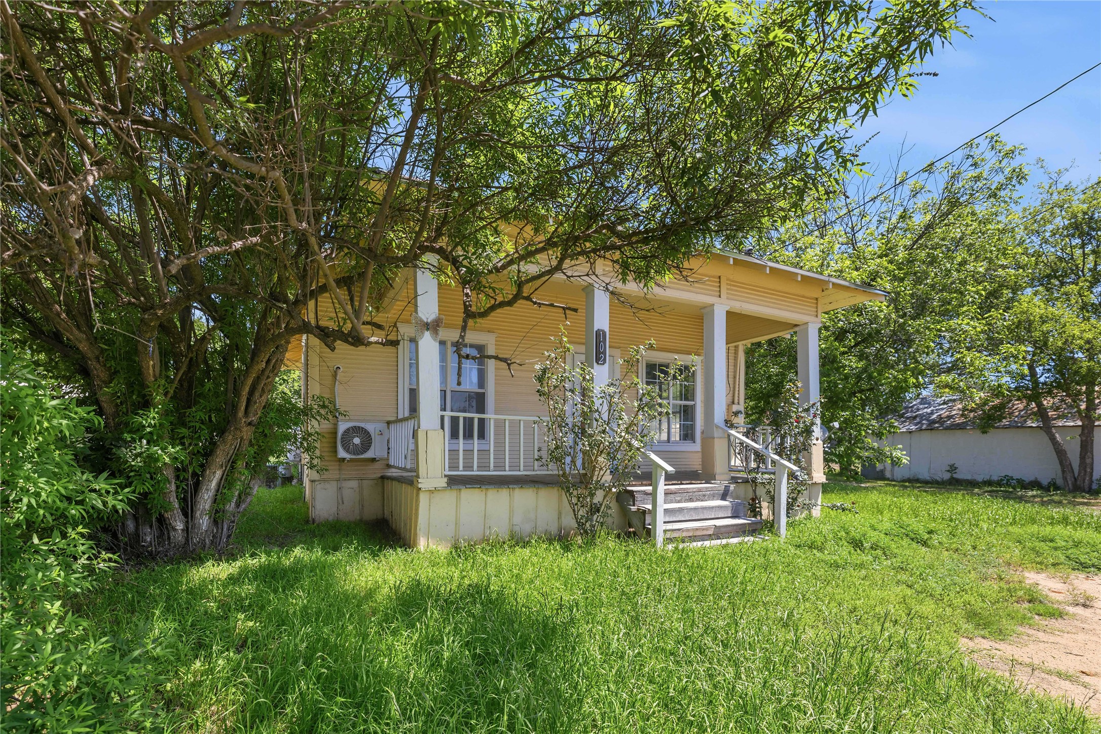 102 E Fitzgerald Street Bangs TX 76823