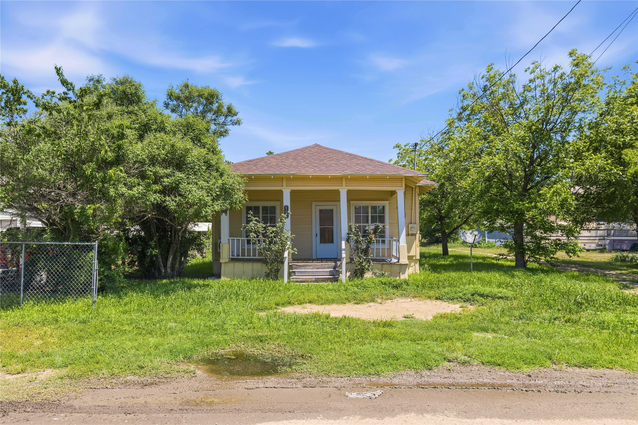 102 E Fitzgerald Street Bangs TX 76823