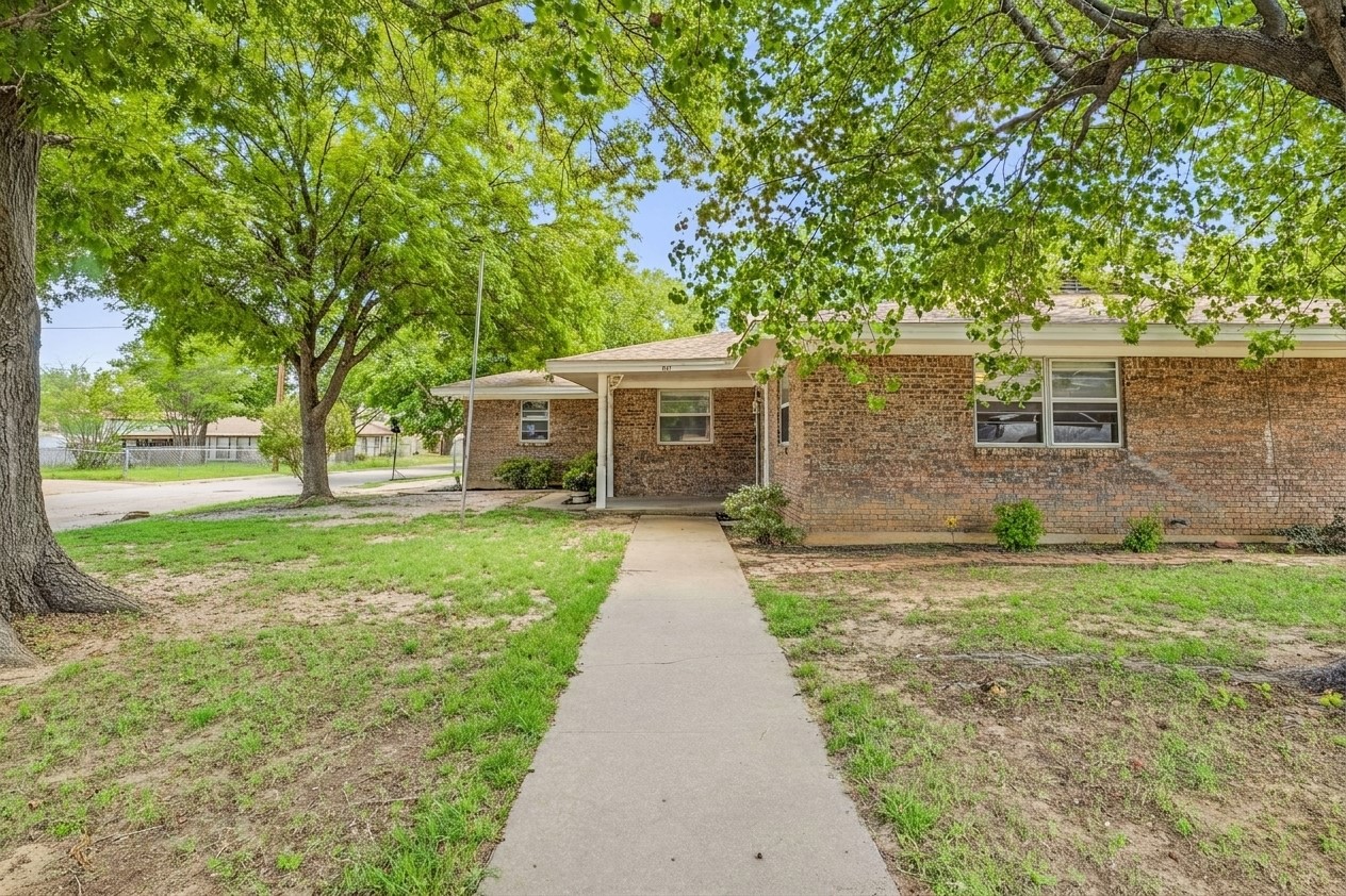 1787 N Mccart Street Stephenville TX 76401