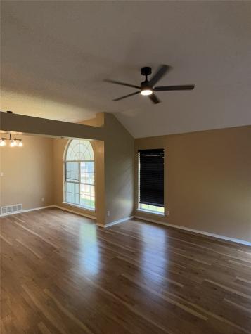 961 Grasswood Court Arlington TX 76017