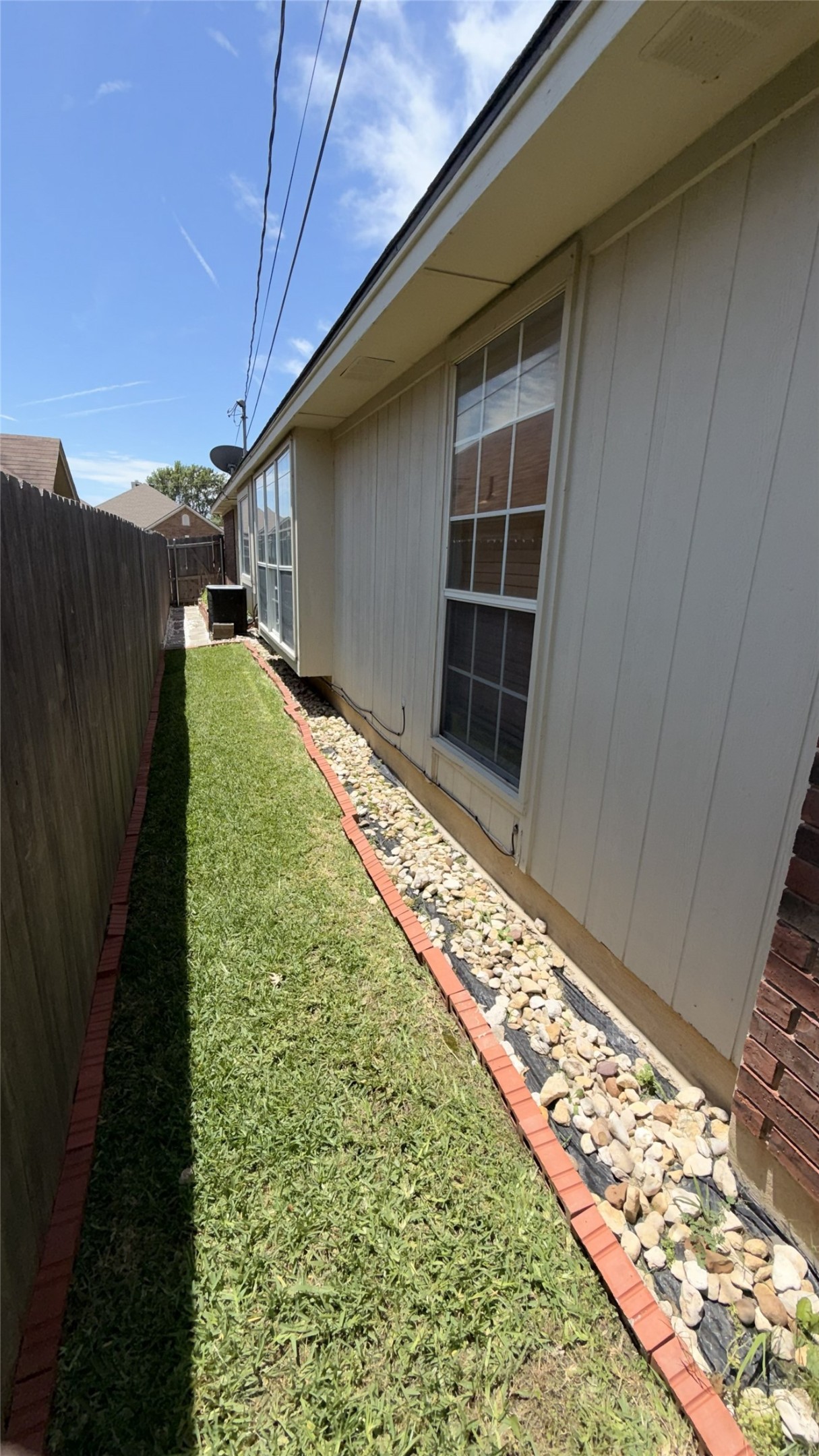 961 Grasswood Court Arlington TX 76017