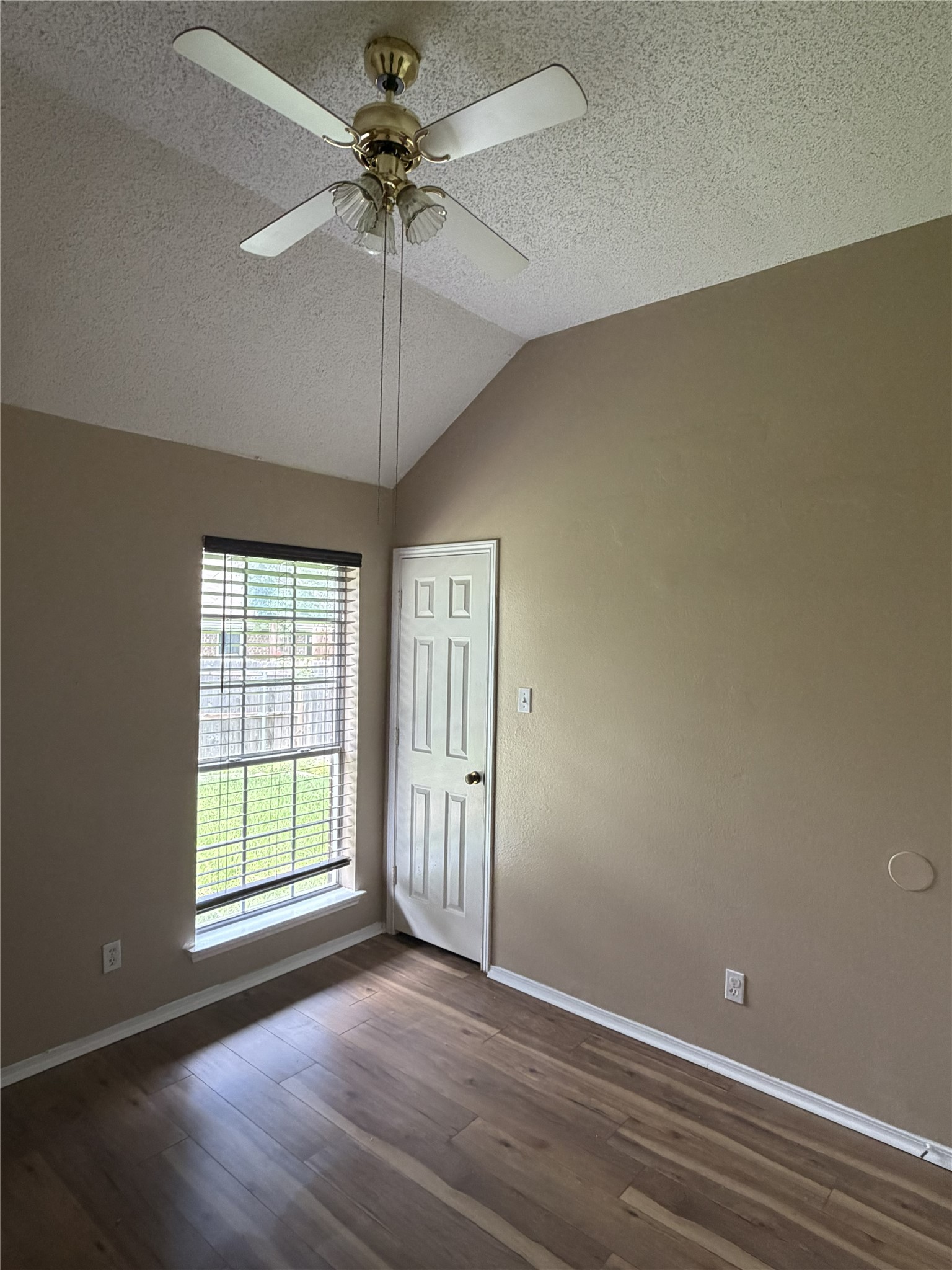 961 Grasswood Court Arlington TX 76017