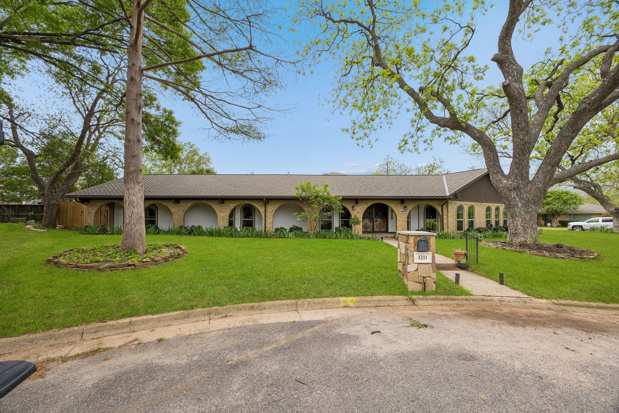 3211 Glasgow Terrace Arlington TX 76015