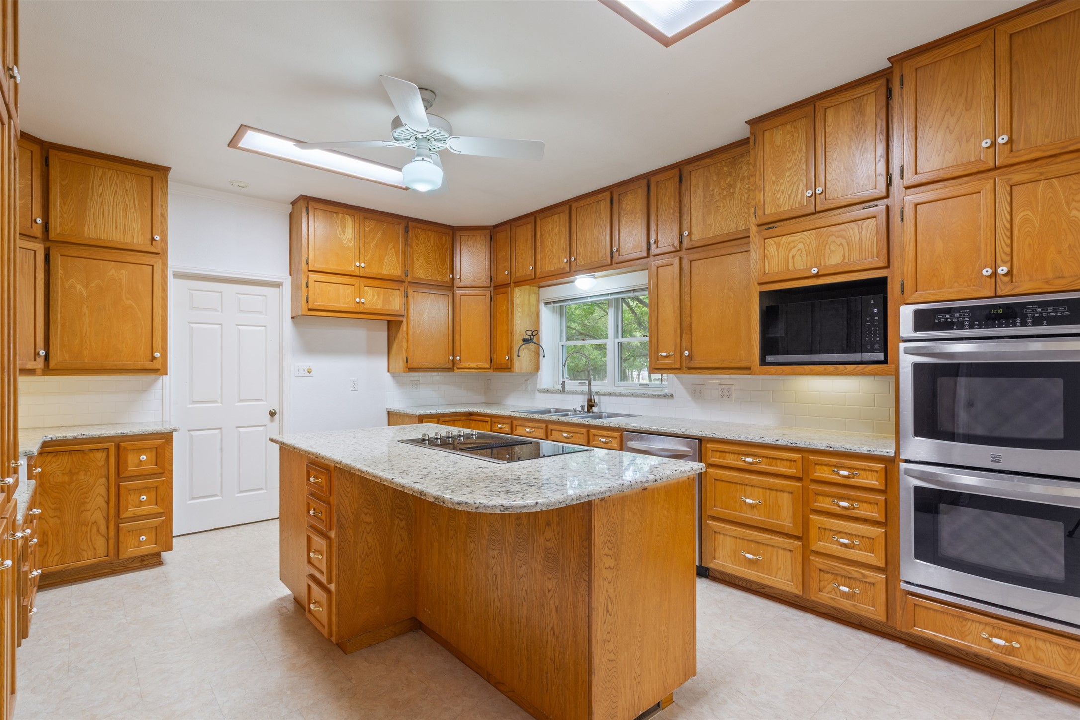 1277 Hcr 4251 Hillsboro TX 76645