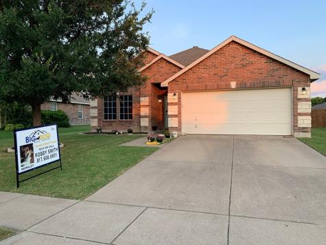 1437 Lauren Drive Burleson TX 76028