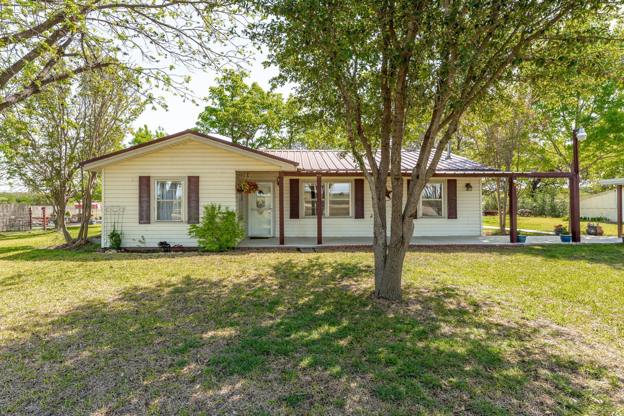 800 County Road 322 Comanche TX 76442